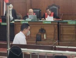 Terdakwa Jual Kosmetik Ilegal 10 Bulan: Pasok dari JCC, Bisa Langsung Order. Beli Rp 2 Juta, Dijual Rp 2,5 Juta  Raup Untung Rp 500 Ribu
